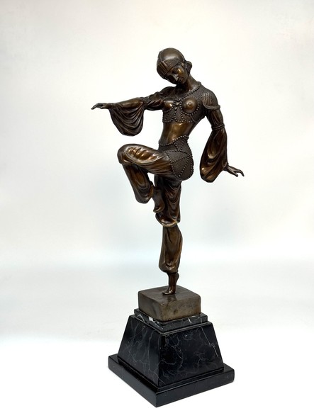 Antique sculpture "Dancer"
