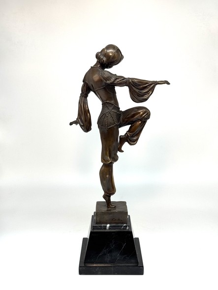 Antique sculpture "Dancer"