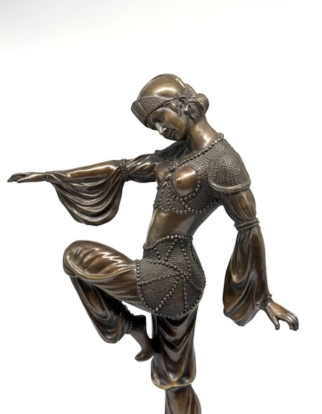 Antique sculpture "Dancer"