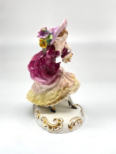 Figurine "Flower Girl"