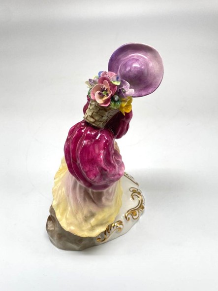 Figurine "Flower Girl"