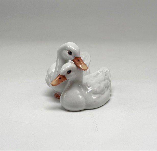 Vintage figurine "White Geese"