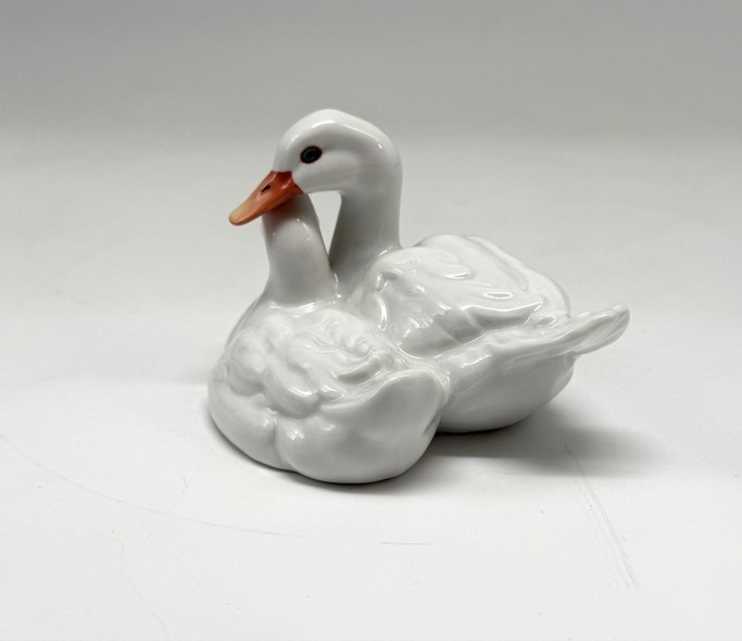 Vintage figurine "White Geese"