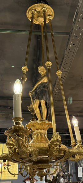 Антикварная люстра
«Девушка с плугом»