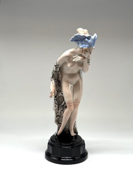 Антикварная скульптура «Танцовщица»