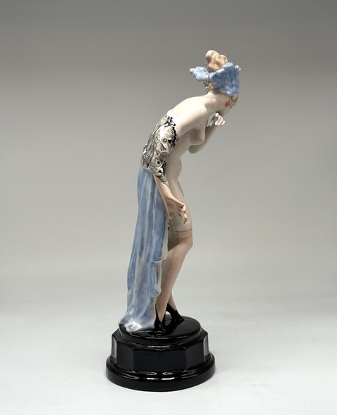 Антикварная скульптура «Танцовщица»