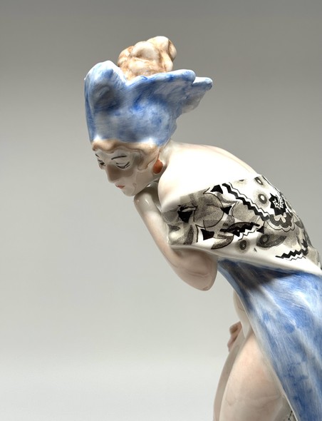 Антикварная скульптура «Танцовщица»