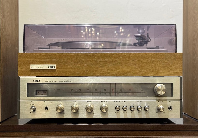 Vintage Onkyo stereo system