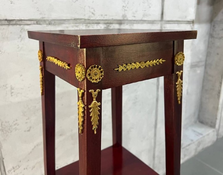 Антикварная этажерка