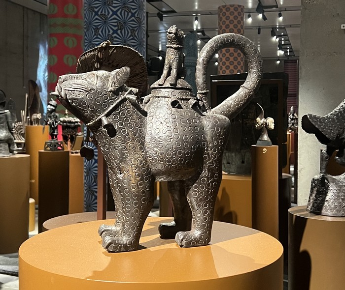 Антикварная курильница &laquo;Леопард с котенком&raquo;