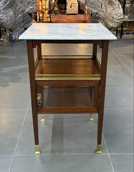 Антикварная тумба-пьедестал