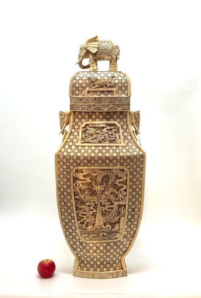 Antique vase "Elephants"