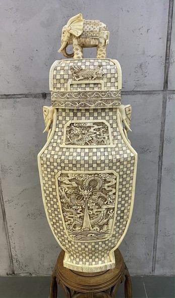 Антикварная ваза «Слоны»