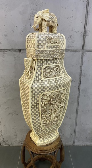 Антикварная ваза «Слоны»