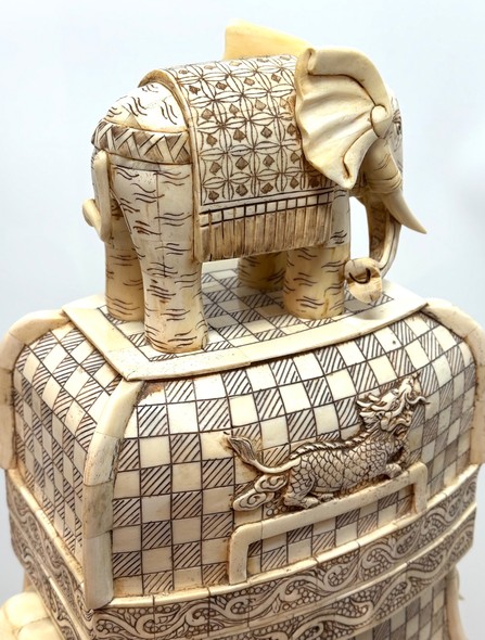 Antique vase "Elephants"