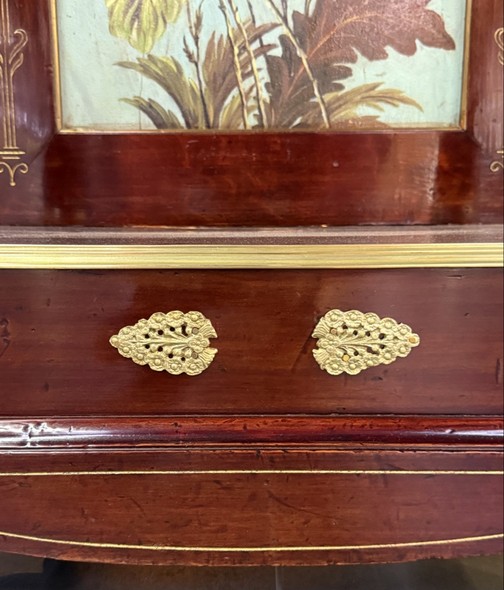 Антикварная витрина