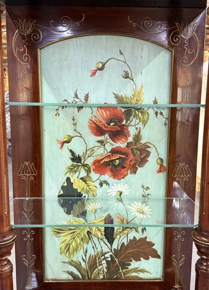 Антикварная витрина