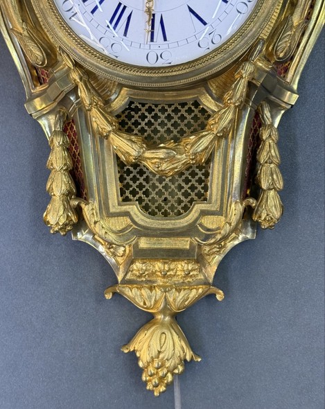 Антикварные настенные часы