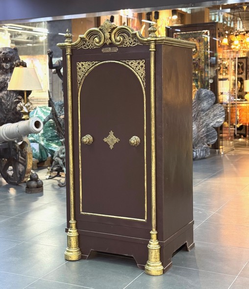 Антикварный сейф Сан-Галли,
Санкт-Петербург