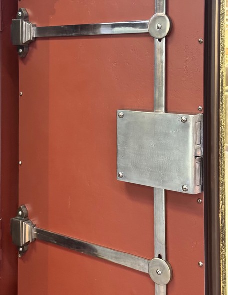 Антикварный сейф Сан-Галли,
Санкт-Петербург