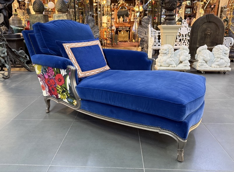 Classic Recamier
Louis XV