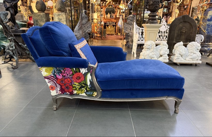 Classic Recamier
Louis XV