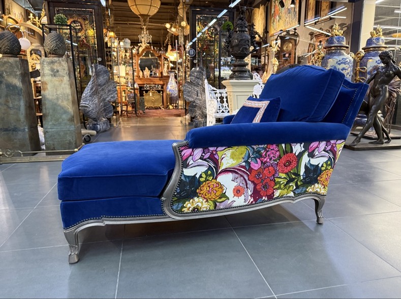 Classic Recamier
Louis XV