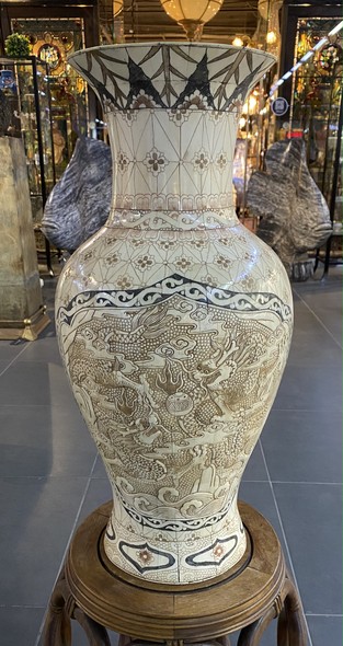 Редкая ваза из кости