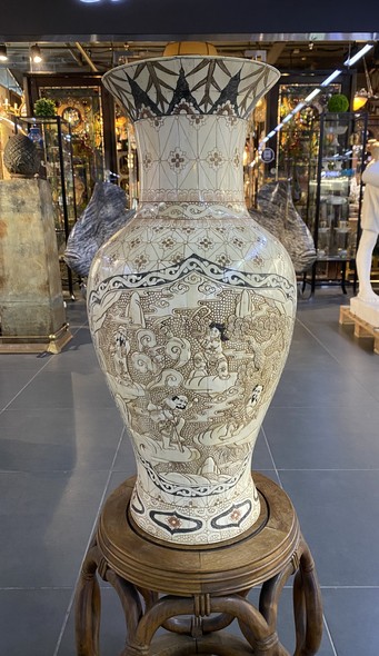 Редкая ваза из кости