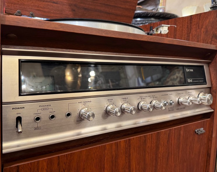 Vintage Victor Quadraphonic Stereo System