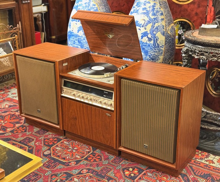 Vintage Victor Quadraphonic Stereo System
