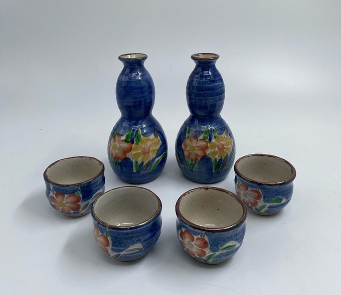 Vintage sake set