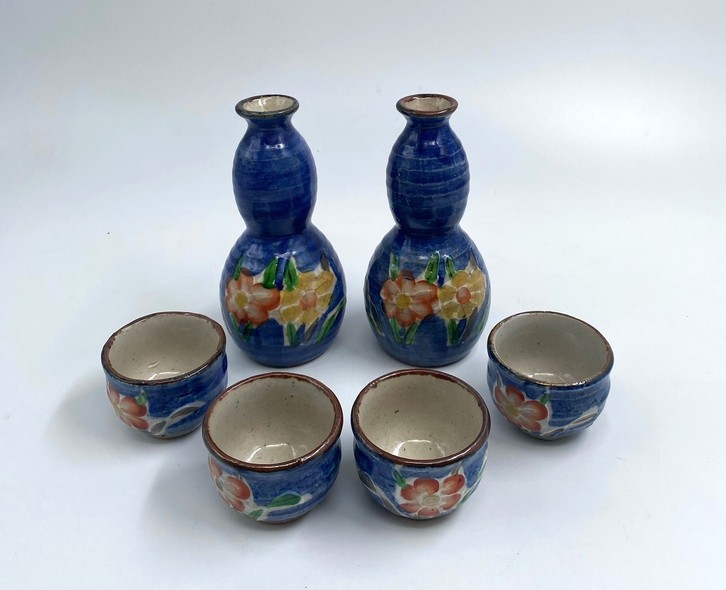 Vintage sake set