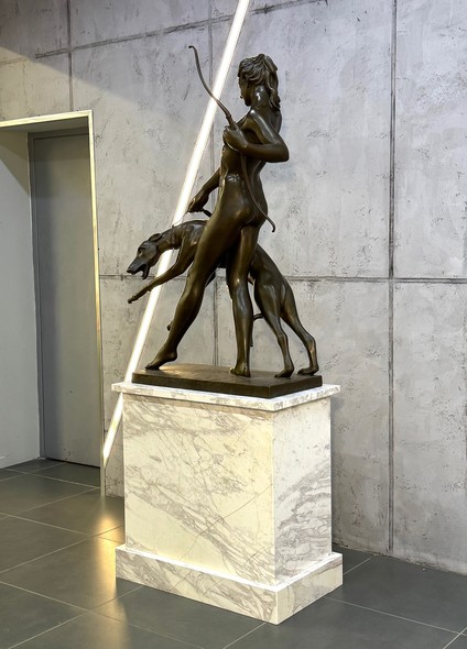 Антикварная скульптура «Диана-охотница»