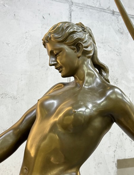 Антикварная скульптура «Диана-охотница»