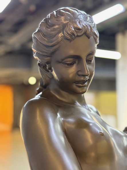 Антикварная скульптура «Диана-охотница»