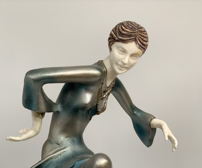 Antique sculpture "Jazz dancers"