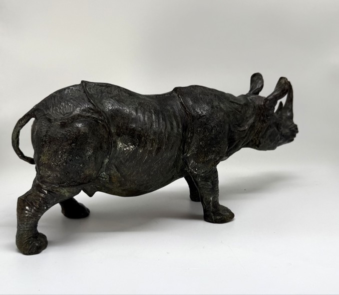 Антикварная скульптура «Носорог»