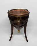 Антикварная жардиньерка