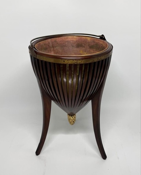 Антикварная жардиньерка