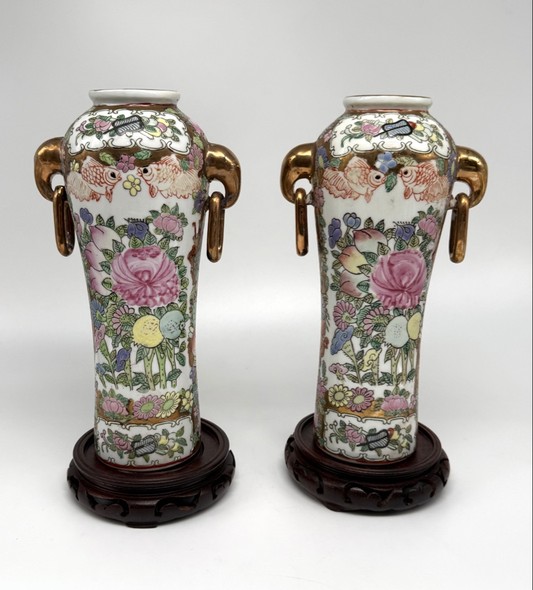 Antique vases
Famille Rose