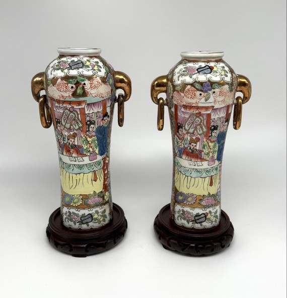 Antique vases
Famille Rose