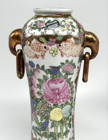 Antique vases
Famille Rose
