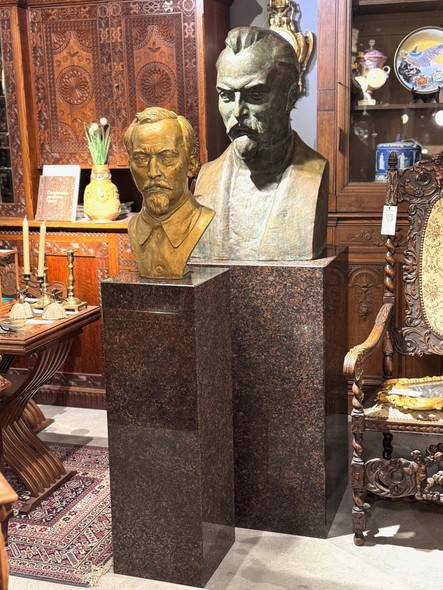Antique bust
of Felix Dzerzhinsky