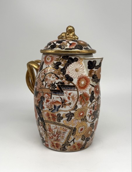 Антикварный чайник
в стиле Имари