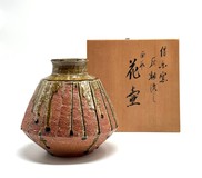 Ваза Сигараки,
Япония