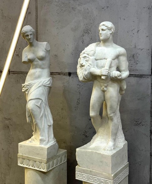 Винтажные парные скульптуры 
«Венера» и «Геракл»
из мрамора