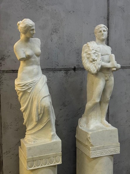 Винтажные парные скульптуры 
«Венера» и «Геракл»
из мрамора