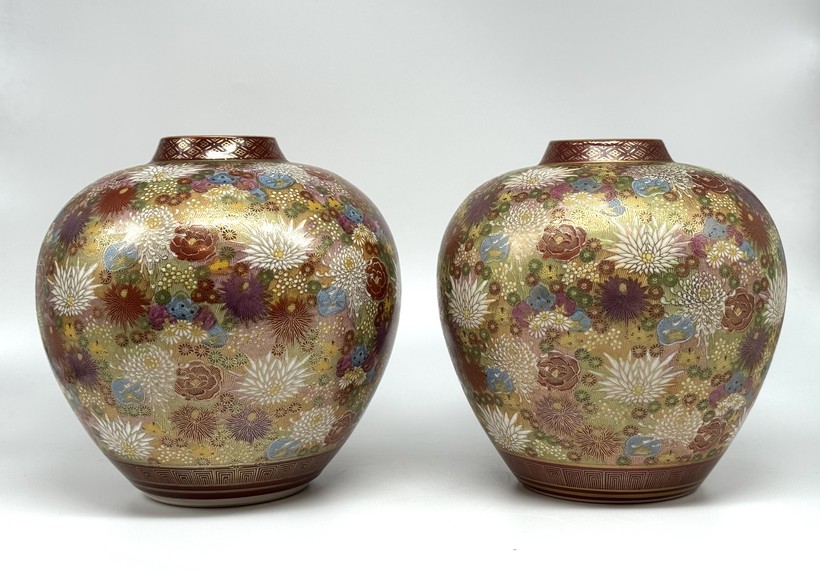 Рair of vases
