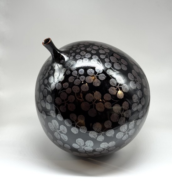 Antique vase by Fujii Shumei